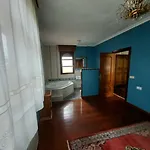 Casa Chalet, Elisa Gijón