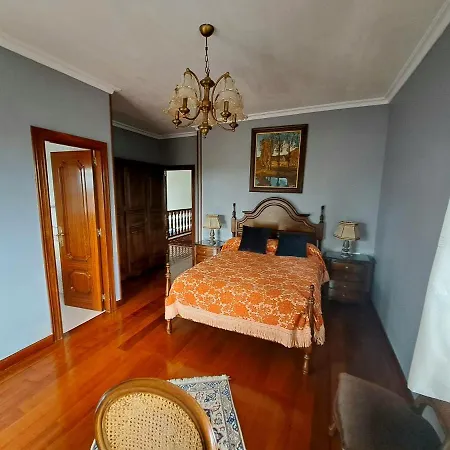 Casa Chalet, Elisa *