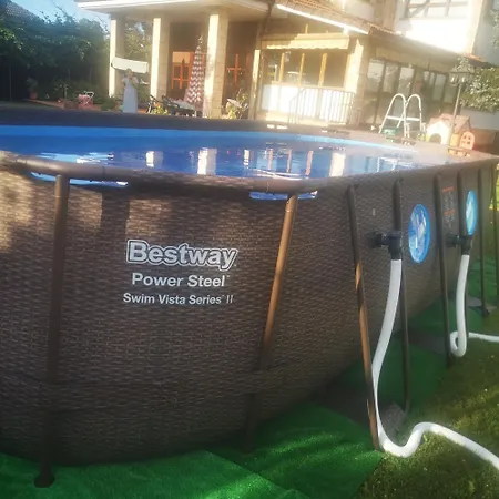 Casa Chalet, Elisa *