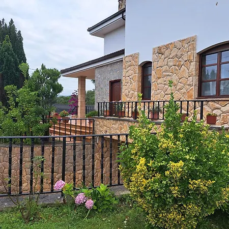 Casa Chalet, Elisa *